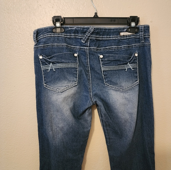 Woman's Ripped Jeans - Picture 3 of 10